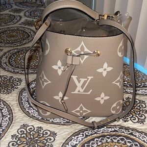 Beige Monogram Women neo